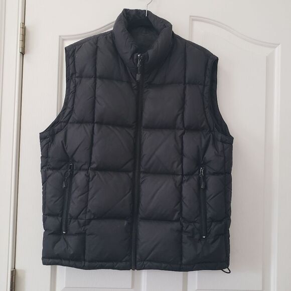 Gap Reversible Puffer Vest Size Medium - Picture 2 of 7